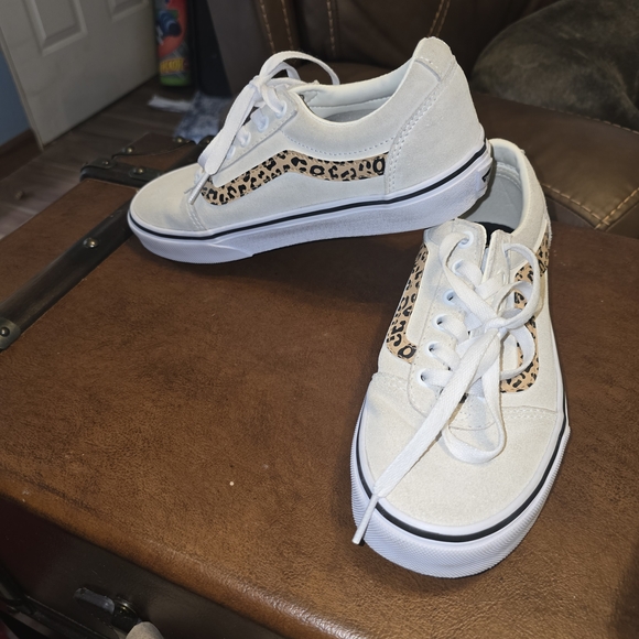 VANS Sneakers Women's Size 7.5 Leopard Print Skate Board Lace Up Shoes 507698 - Picture 2 of 6